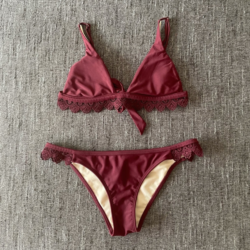 Kendall and Kylie Bikini